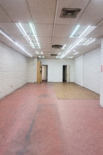 16920 Hillside Ave, Jamaica, NY à louer Photo intérieure– Image 2 sur 3