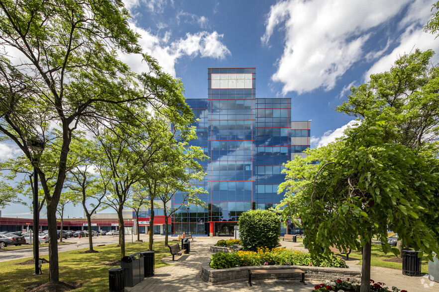 2200-2206 Eglinton Ave E, Toronto, ON à louer - Photo de l’immeuble – Image 2 sur 6