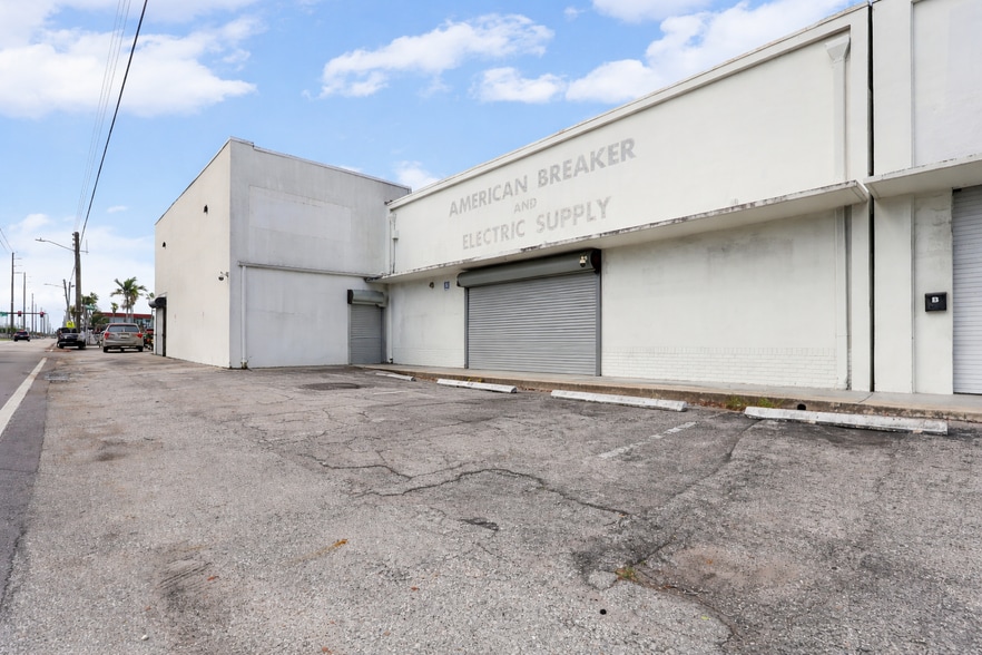 1800 N Dixie Hwy, Hollywood, FL à vendre - Photo de l’immeuble – Image 1 sur 10