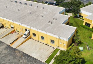 12601 Westlinks Dr, Fort Myers, FL à louer Photo de l’immeuble– Image 2 sur 4