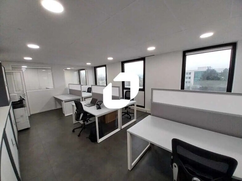 Bureau dans Chatou à vendre - Photo de l’immeuble – Image 1 sur 8