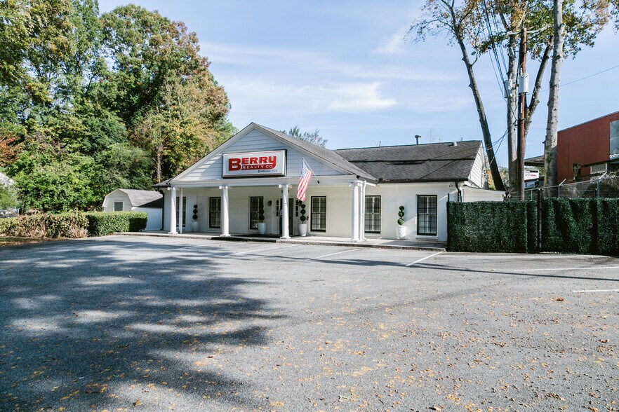 1513 Oak Grove Rd, Decatur, GA à vendre - Photo de l’immeuble – Image 2 sur 28