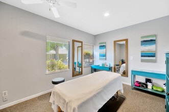 32502 US Highway 19 N, Palm Harbor, FL à louer Photo intérieure– Image 1 sur 1