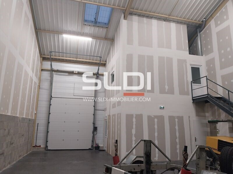 225 Avenue Des Marronniers, Bourgoin-Jallieu à louer Photo de l’immeuble– Image 1 sur 6