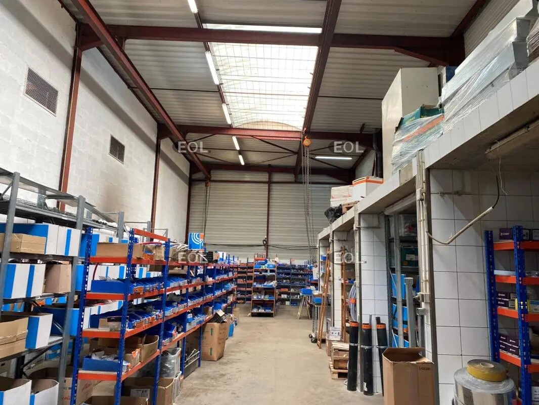 Local d'activités dans Fontenay-Trésigny à vendre Photo intérieure– Image 1 sur 2