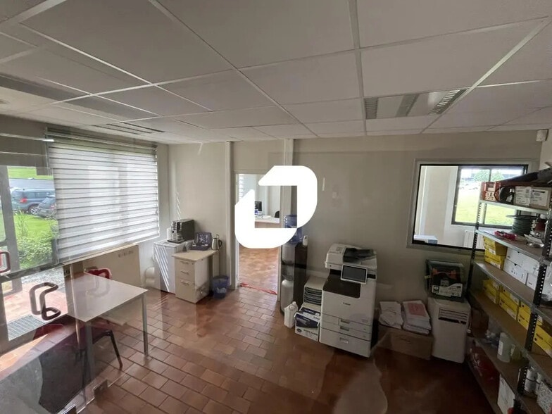 Bureau dans Lens à louer - Photo de l’immeuble – Image 2 sur 17