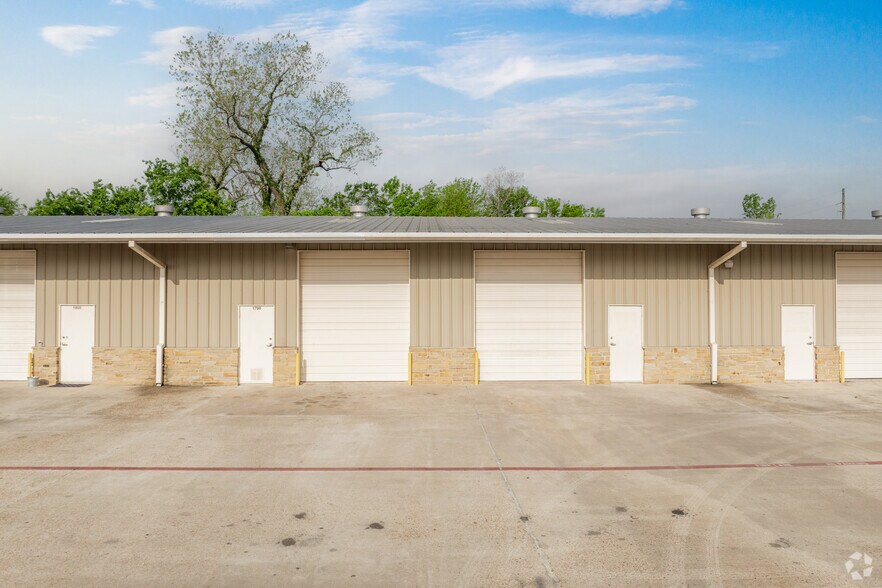 1646 Blaisdale Rd, Richmond, TX à louer - Photo de l’immeuble – Image 3 sur 7