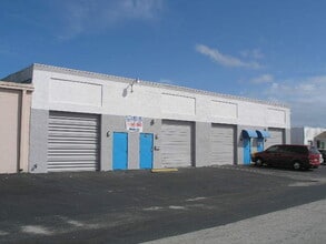 2780-2790 NE 7th Ave, Pompano Beach, FL à louer Photo de l’immeuble– Image 1 sur 3
