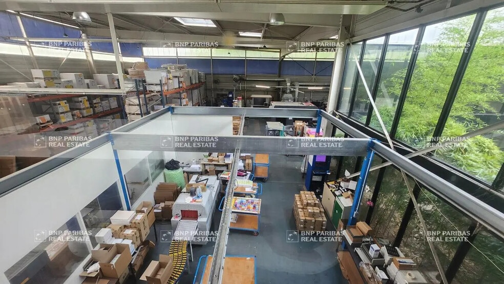 Local d'activités dans Champigny-sur-Marne à vendre - Photo de l’immeuble – Image 3 sur 10