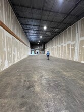 541 Industrial Way W, Eatontown, NJ à louer Photo intérieure– Image 1 sur 2
