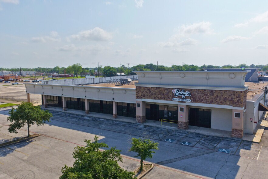 2731-2801 Red Bluff Rd, Pasadena, TX à louer - Photo de l’immeuble – Image 3 sur 7