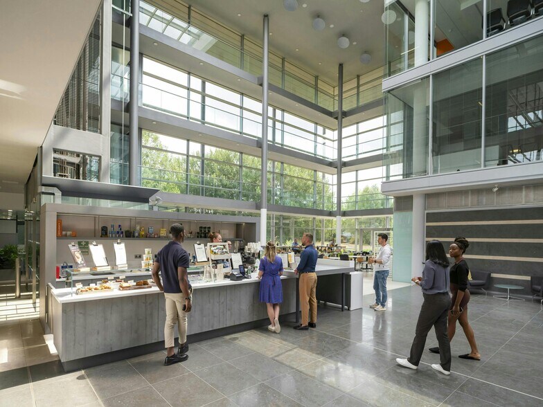 100 Longwater Ave, Reading à louer - Photo de l’immeuble – Image 2 sur 23