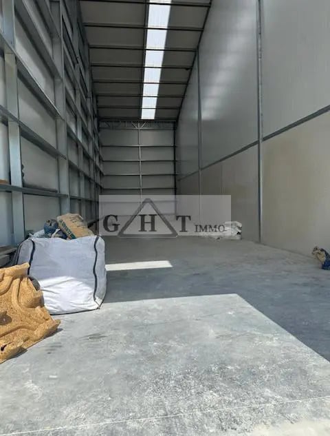 Local d’activités dans Brie-Comte-Robert à louer Photo intérieure– Image 1 sur 2