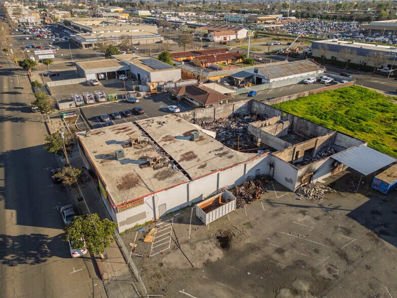 1346 W Main St, Merced, CA à vendre - Photo de l’immeuble – Image 3 sur 12