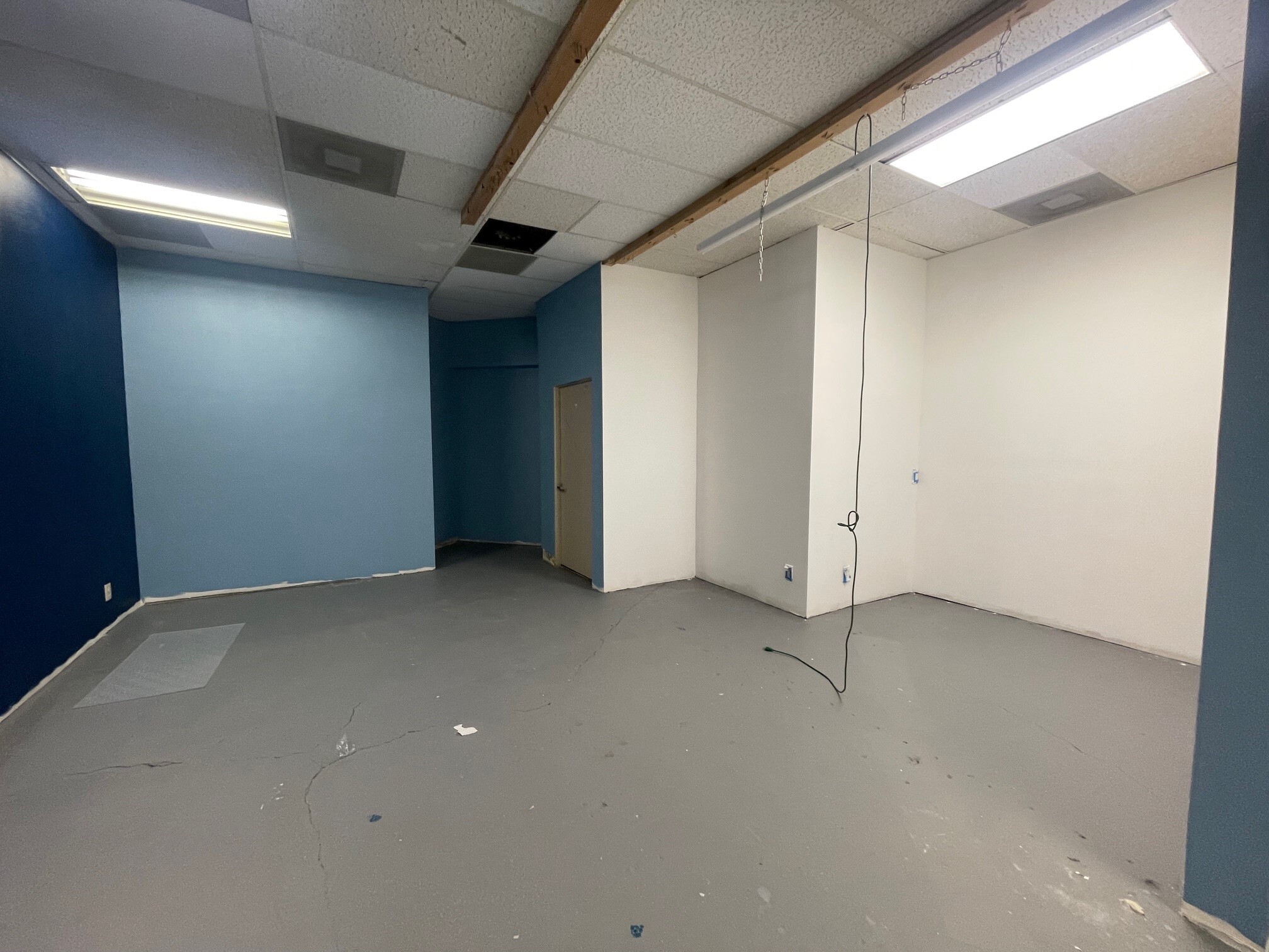 740 S Vella Rd, Palm Springs, CA à louer Photo intérieure– Image 1 sur 2