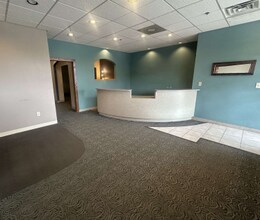 3813-3833 S 108th St, Greenfield, WI à louer Photo intérieure– Image 2 sur 4