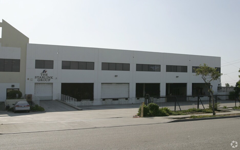 Century Blvd, Inglewood, CA à louer - Photo de l’immeuble – Image 3 sur 11