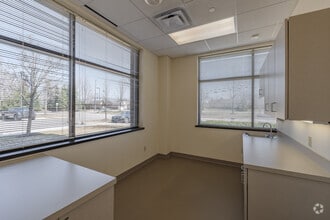 39475 Lewis Dr, Novi, MI à louer Photo intérieure– Image 2 sur 6