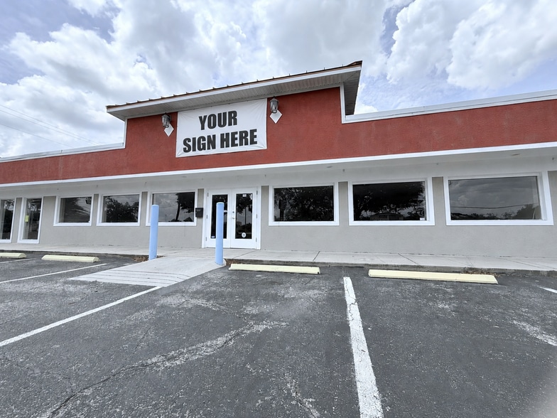 38449-38453 County Road 54, Zephyrhills, FL à louer - Photo intérieure – Image 2 sur 3
