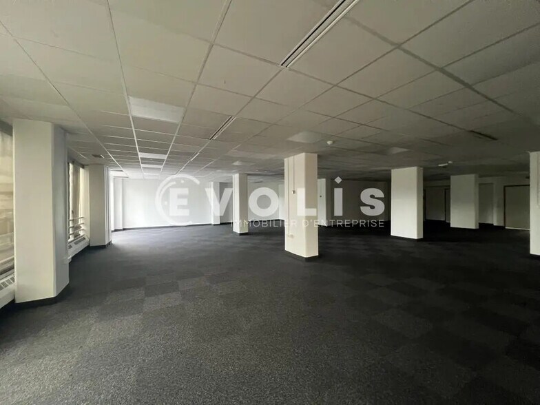 Bureau dans Rosny-sous-Bois à louer - Photo de l’immeuble – Image 2 sur 12