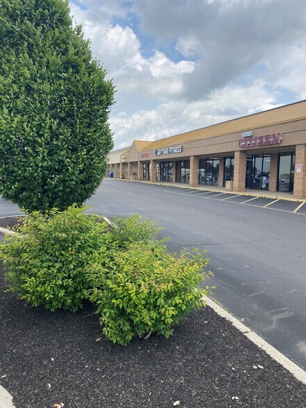 1637-1639 E US 36, Urbana, OH à louer - Photo de l’immeuble – Image 2 sur 9