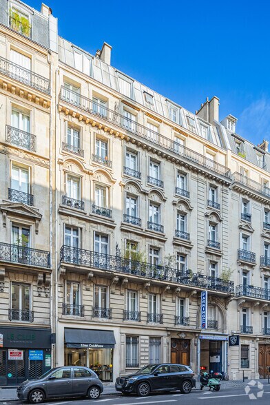 40-42 Rue Jouffroy D'Abbans, Paris à louer - Photo de l’immeuble – Image 3 sur 4