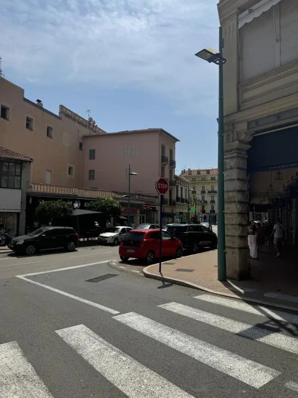 Plus de détails pour Local commercial à louer
