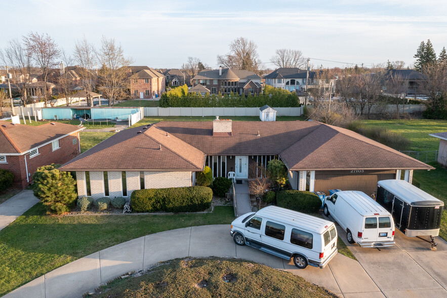 27105 Ford Rd, Dearborn Heights, MI à vendre - Photo de l’immeuble – Image 3 sur 27