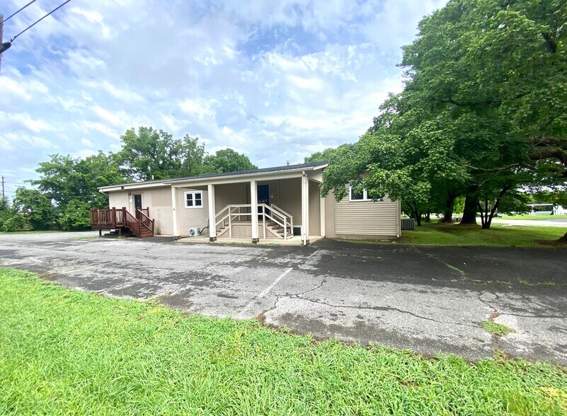 78 Ash St, Calvert City, KY à vendre - Photo de l’immeuble – Image 2 sur 37