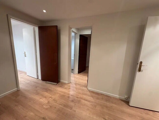 Plus de détails pour Local commercial à louer