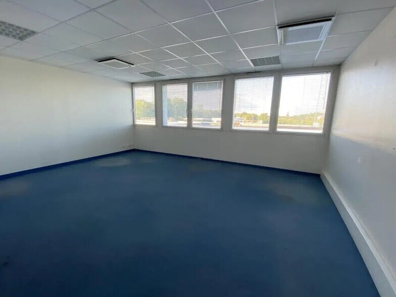Bureau dans Cesson-Sévigné à louer - Photo de l’immeuble – Image 3 sur 8