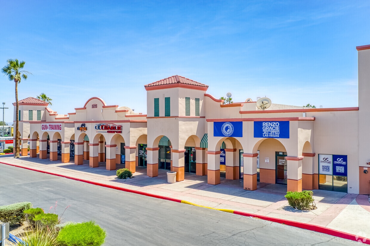 2605-2645 S Decatur Blvd, Las Vegas, NV à louer Photo intérieure– Image 1 sur 14