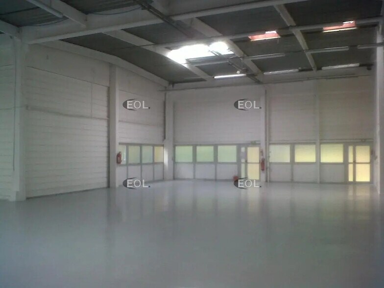 Industriel/Logistique dans Trappes à louer - Photo intérieure – Image 3 sur 3