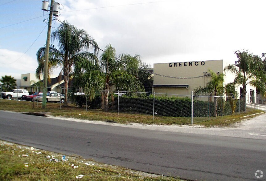 5688 W Crenshaw St, Tampa, FL à louer - Photo de l’immeuble – Image 3 sur 5