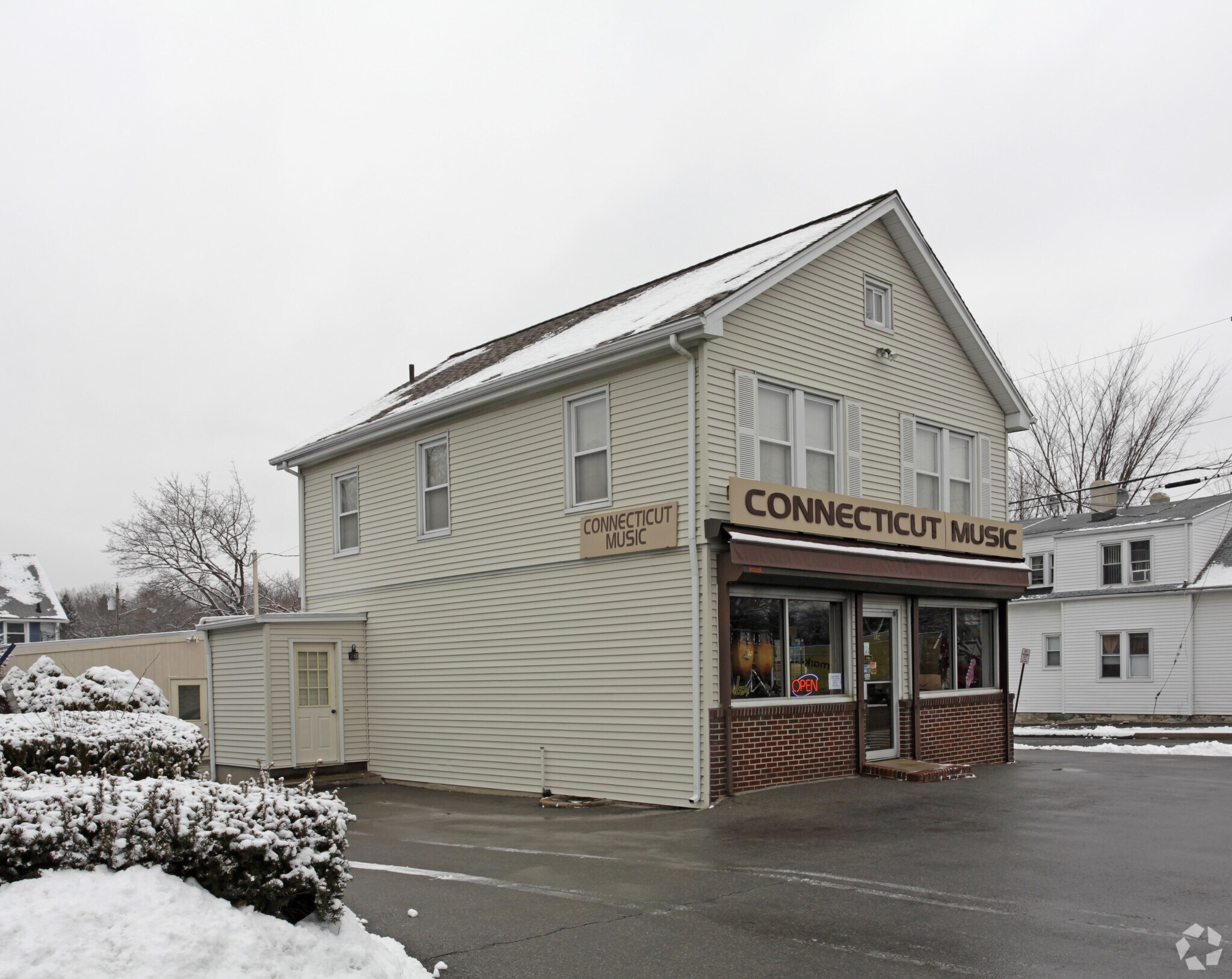 592 Newfield Ave, Stamford, CT à louer Photo principale– Image 1 sur 3