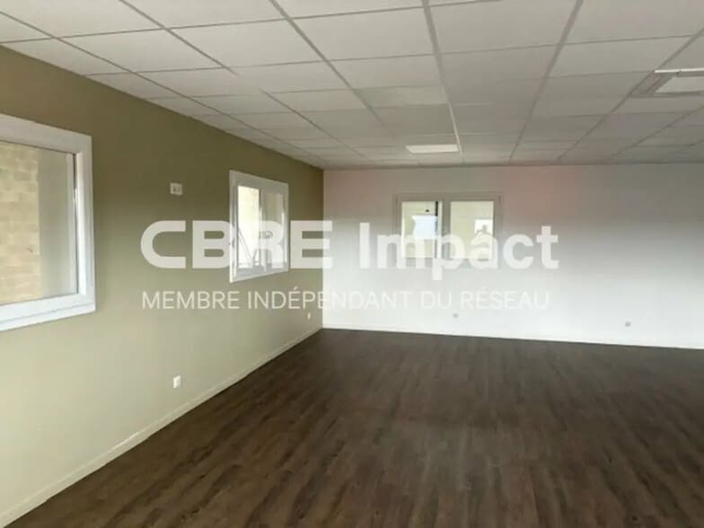 Local d'activités dans Cernay-lès-Reims à vendre - Photo intérieure – Image 2 sur 12