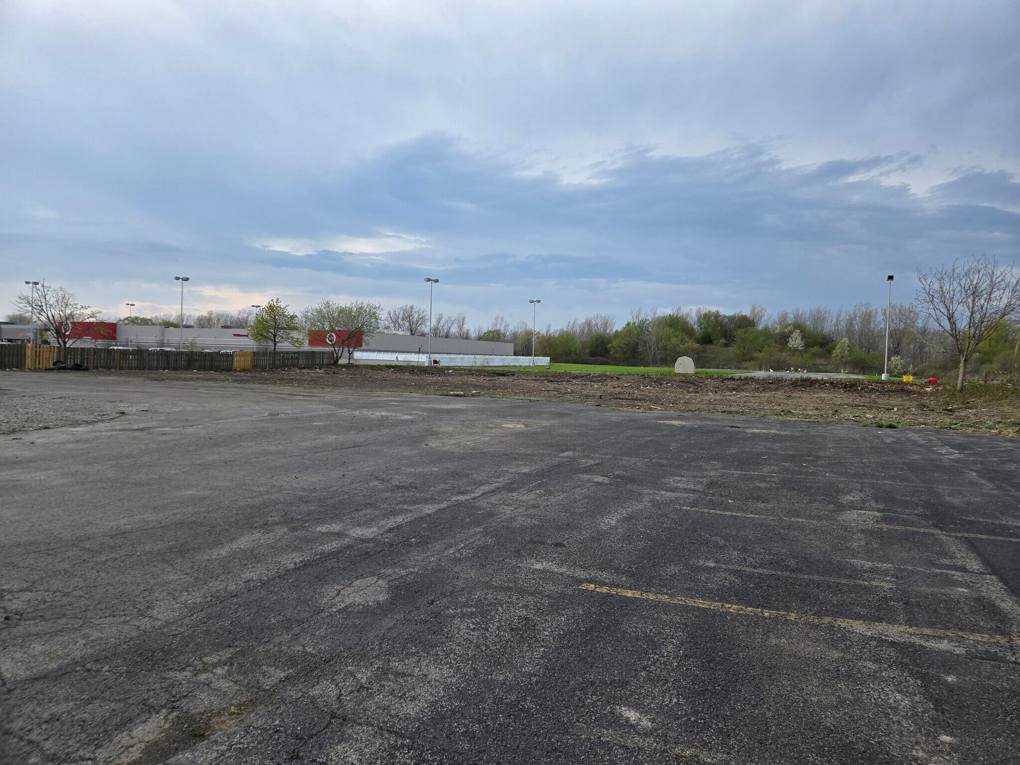 7560 Niagara Falls Blvd, Niagara Falls, NY à louer Photo de l’immeuble– Image 1 sur 6