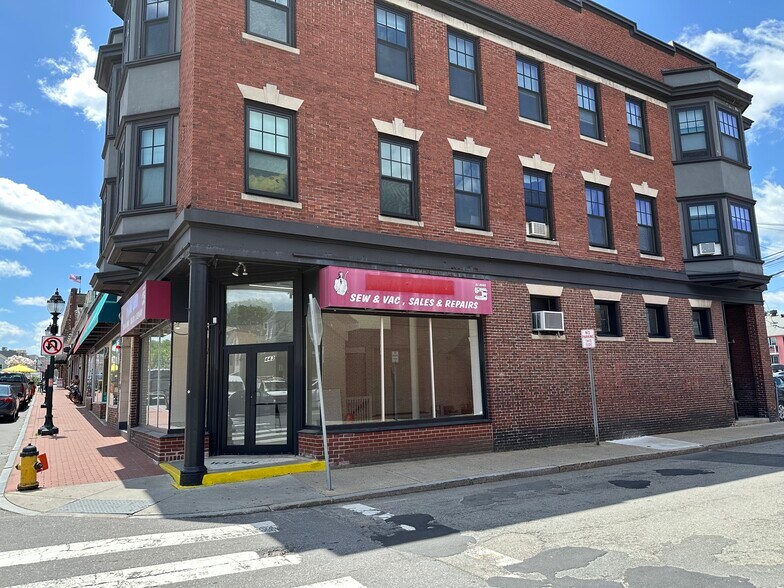 443-455 Moody St, Waltham, MA à louer - Photo de l’immeuble – Image 2 sur 13