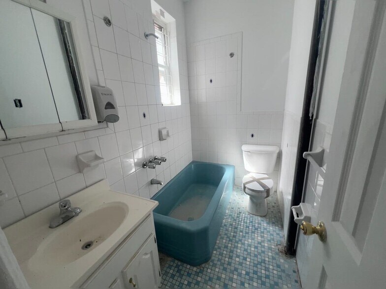 5017 Avenue D, Brooklyn, NY à vendre - Vidéo sur l’annonce professionnelle – Image 3 sur 19