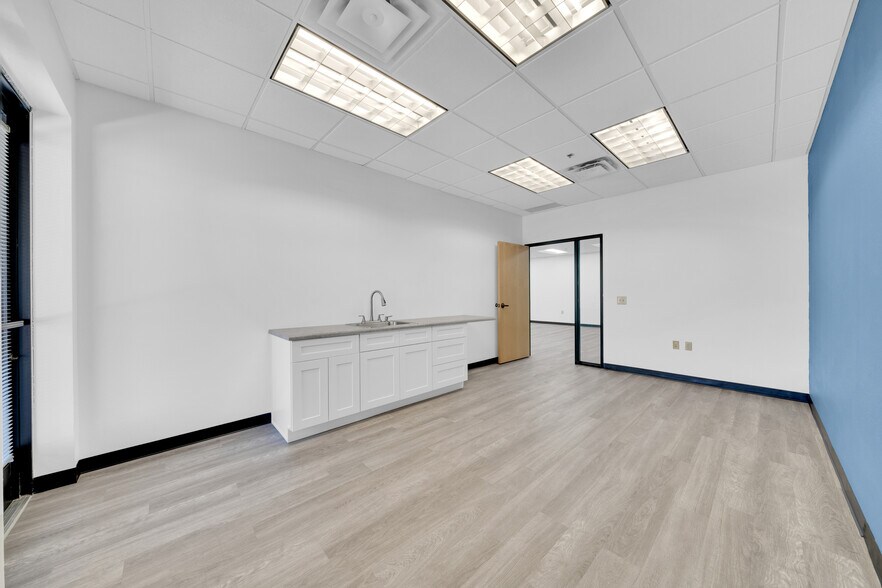 4729 E Union Hills Dr, Phoenix, AZ à louer - Photo de l’immeuble – Image 2 sur 60