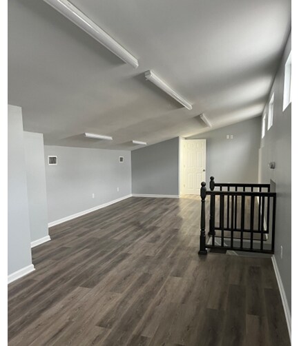 1710 E Elizabeth Ave, Linden, NJ à louer - Photo de l’immeuble – Image 3 sur 10