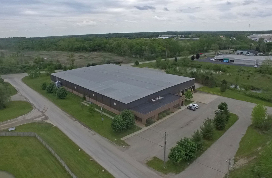 7290-7310 Kensington Rd, Brighton, MI à louer - Photo de l’immeuble – Image 1 sur 2