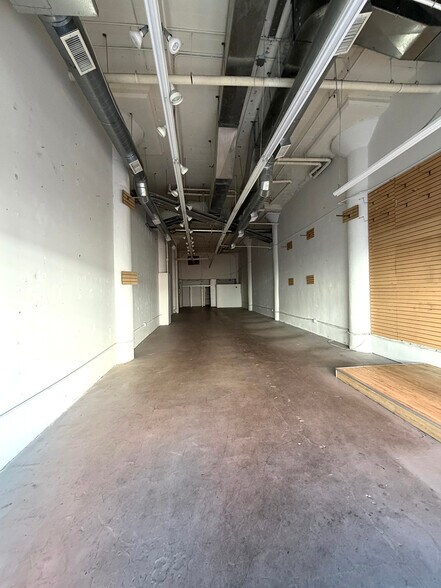 910 Santee St, Los Angeles, CA à louer - Photo intérieure – Image 3 sur 9