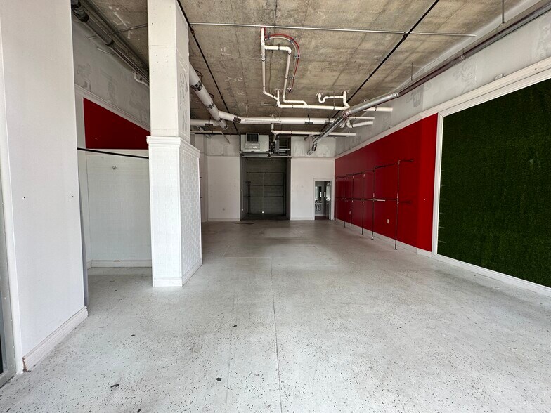 1525-1541 N High St, Columbus, OH à louer - Photo de l’immeuble – Image 3 sur 44