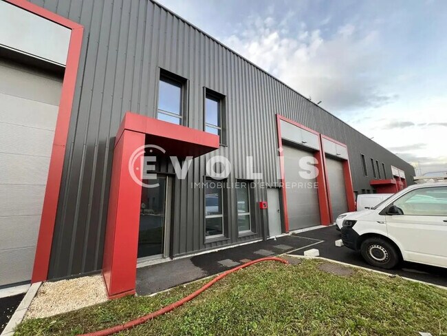 Plus de détails pour Bureau, Local d'activités à louer