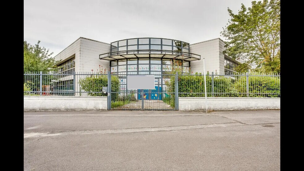 Bureau dans Meaux à vendre - Photo de l’immeuble – Image 1 sur 13