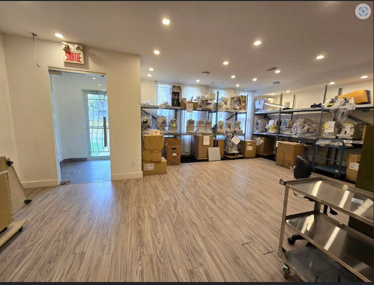 86 Boul des Entreprises, Boisbriand, QC à vendre - Photo intérieure – Image 2 sur 5