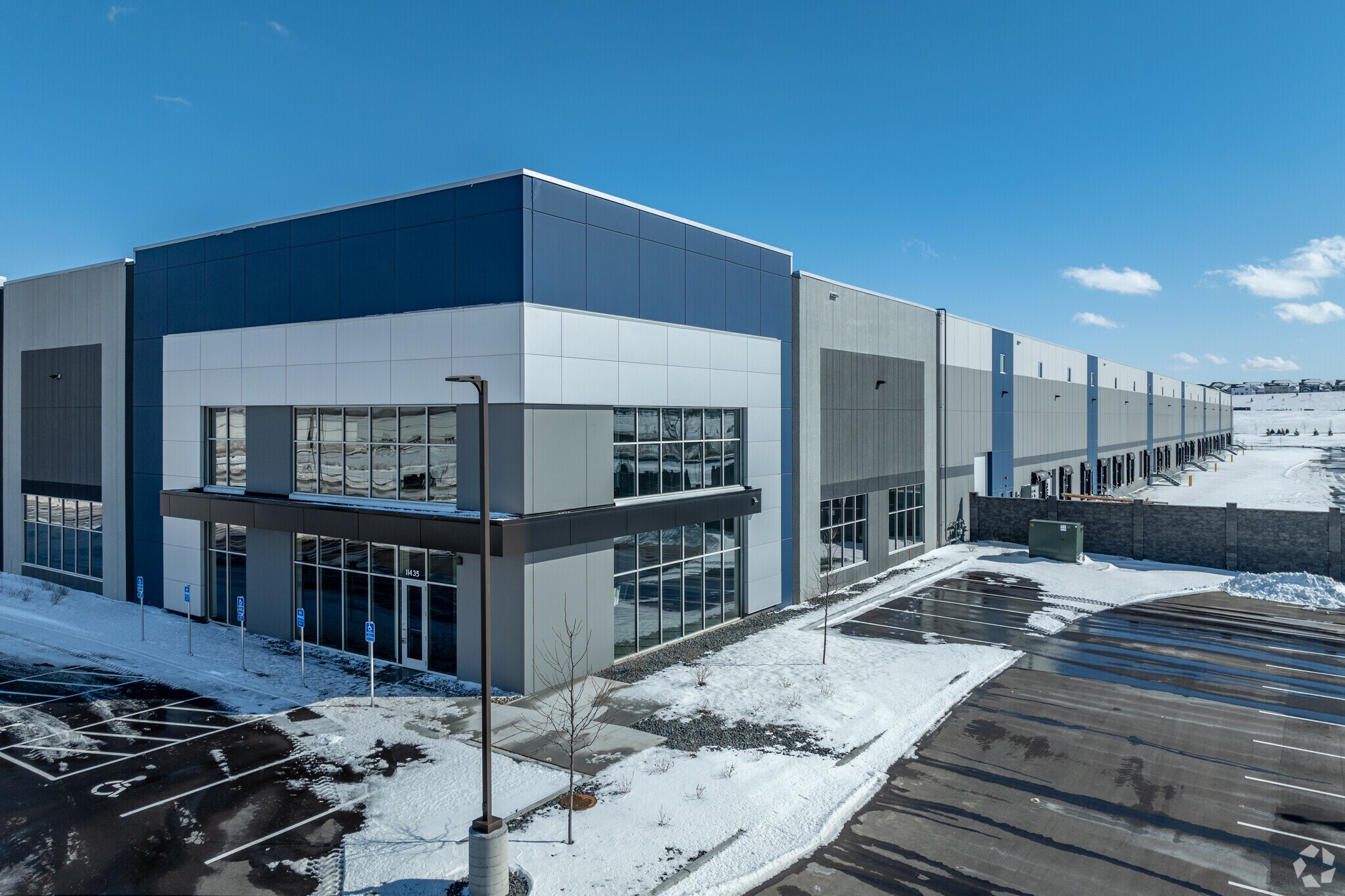 11435 Hudson Rd, Woodbury, MN à louer Photo principale– Image 1 sur 7