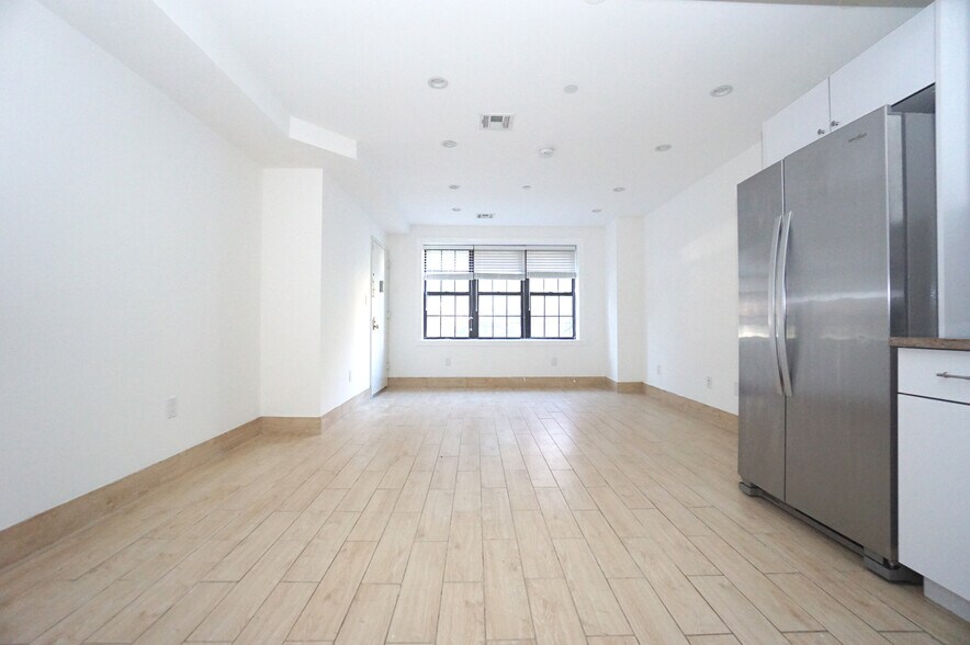 626 Greene Ave, Brooklyn, NY à vendre - Photo intérieure – Image 3 sur 19