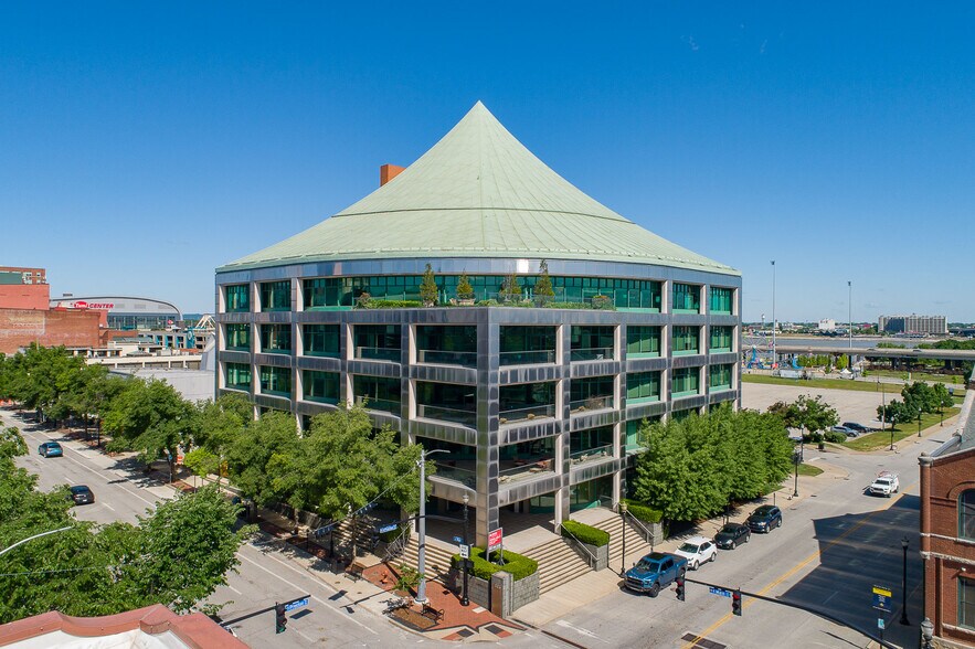 333 E Main St, Louisville, KY à vendre - Photo de l’immeuble – Image 2 sur 6